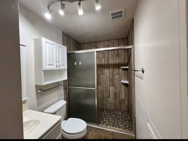 600 Lake Drive, Lake Dallas, TX 75065