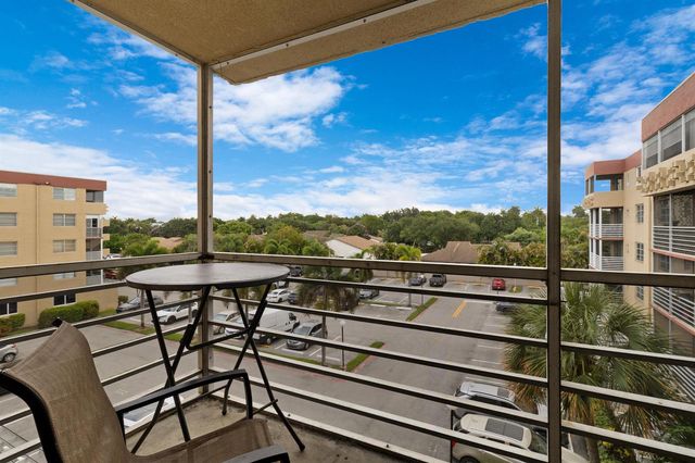 408 NW 68th Avenue 405, Plantation, FL 33317