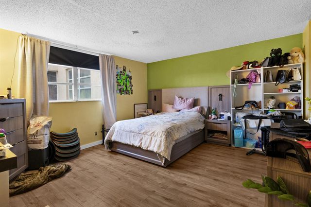 408 NW 68th Avenue 405, Plantation, FL 33317
