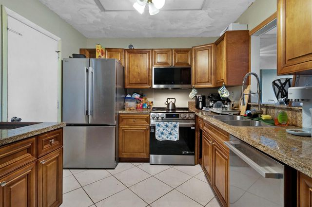 408 NW 68th Avenue 405, Plantation, FL 33317