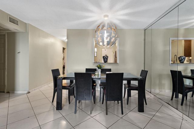 408 NW 68th Avenue 405, Plantation, FL 33317