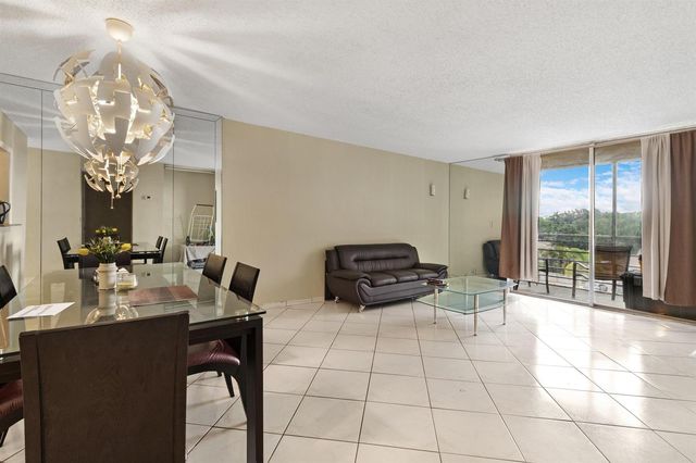 408 NW 68th Avenue 405, Plantation, FL 33317