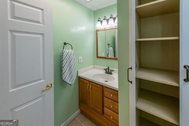 7395 Mason Falls Drive, Winston, GA 30187