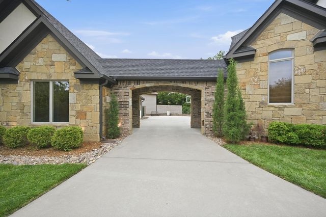9509 W Moss Rose, Maize, KS 67101