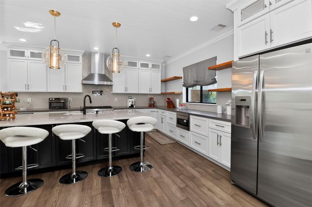 2425 Binz Street, Houston, TX 77004