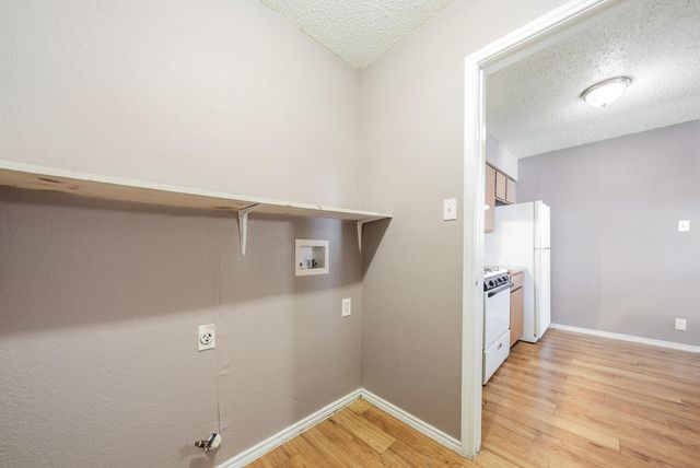 5807 Spring Meadow RD B, Austin, TX 78744