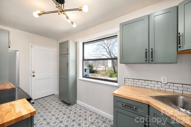 615 Biltmore Avenue T8, Asheville, NC 28803