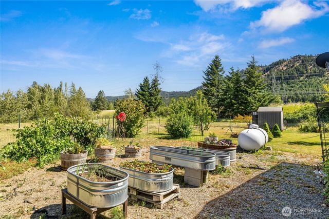 4200 Upper Peoh Point Road, Cle Elum, WA 98922