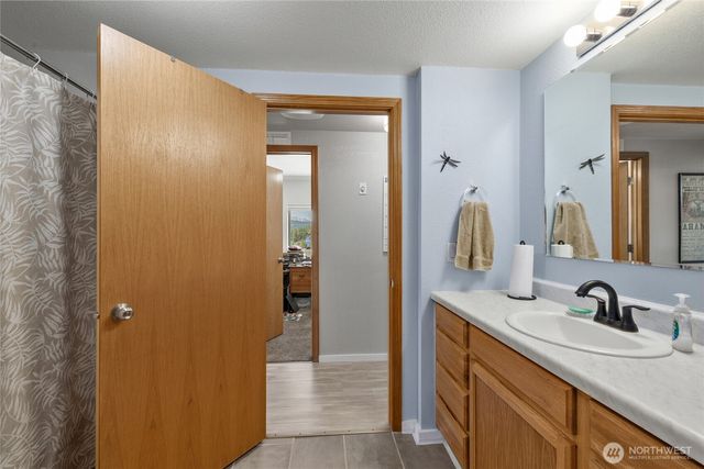 4200 Upper Peoh Point Road, Cle Elum, WA 98922