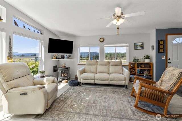 4200 Upper Peoh Point Road, Cle Elum, WA 98922