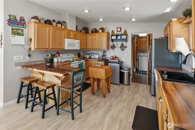 4200 Upper Peoh Point Road, Cle Elum, WA 98922