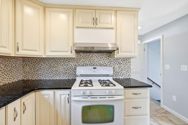 50 Earl St, Malden, MA 02148