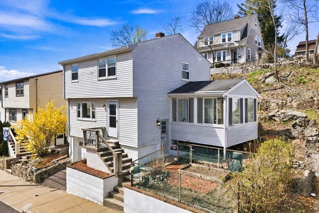 50 Earl St, Malden, MA 02148