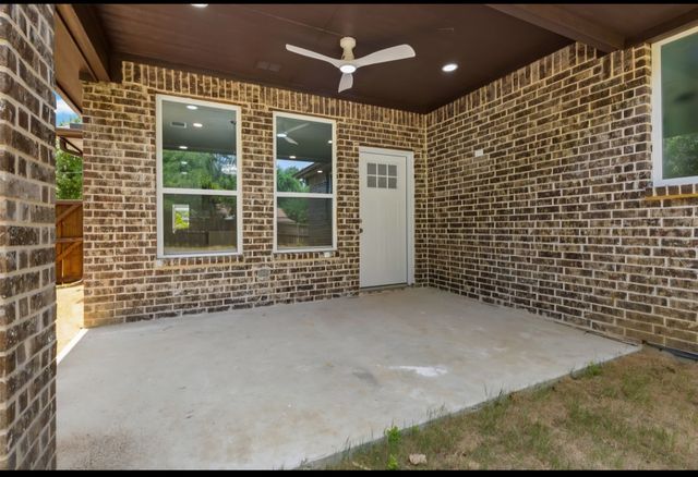 820 N Wood Street, Denton, TX 76209