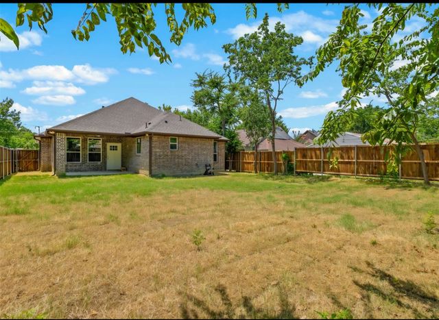 820 N Wood Street, Denton, TX 76209