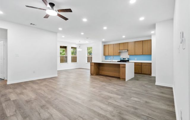 820 N Wood Street, Denton, TX 76209