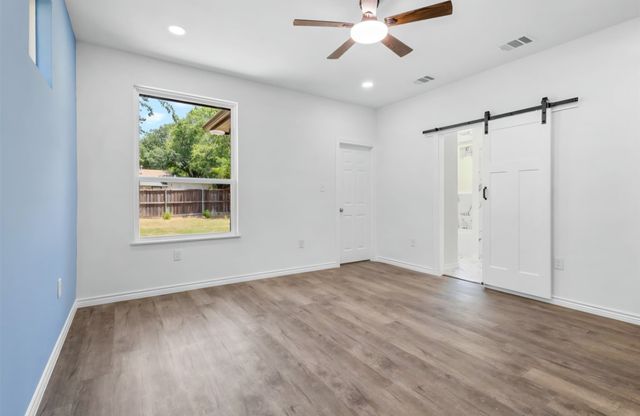 820 N Wood Street, Denton, TX 76209
