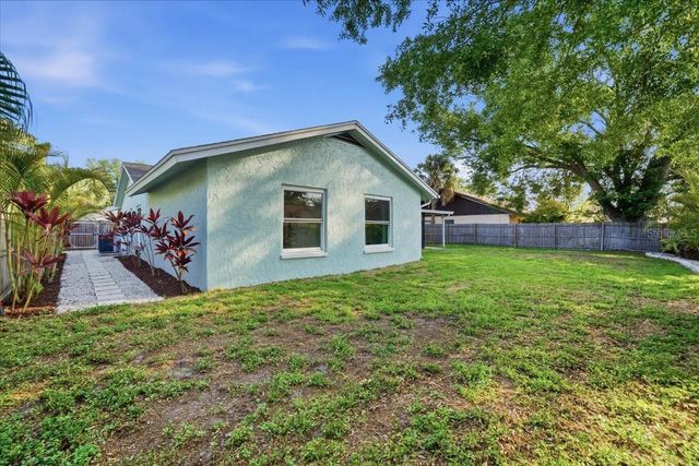 4510 WHITWORTH LANE, Tampa, FL 33624