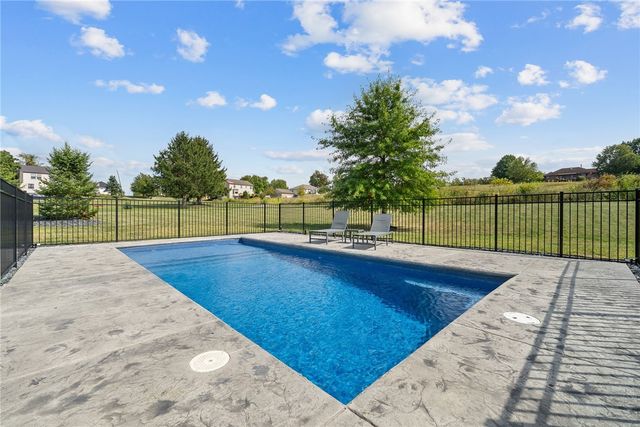 1001 Black Sands Drive, Penn Twp, PA 15644