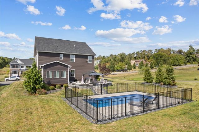 1001 Black Sands Drive, Penn Twp, PA 15644