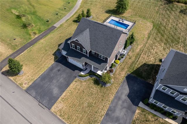 1001 Black Sands Drive, Penn Twp, PA 15644