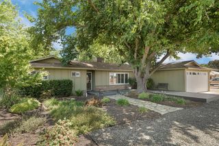 10751 Simmerhorn Rd, Galt, CA 95632