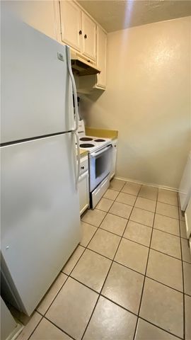 1901 Pine Tree Drive A, Bryan, TX 77802