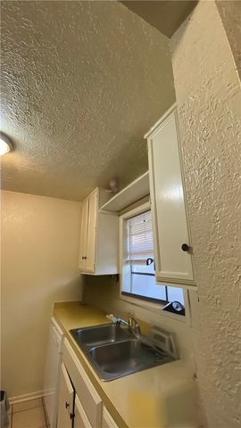 1901 Pine Tree Drive A, Bryan, TX 77802