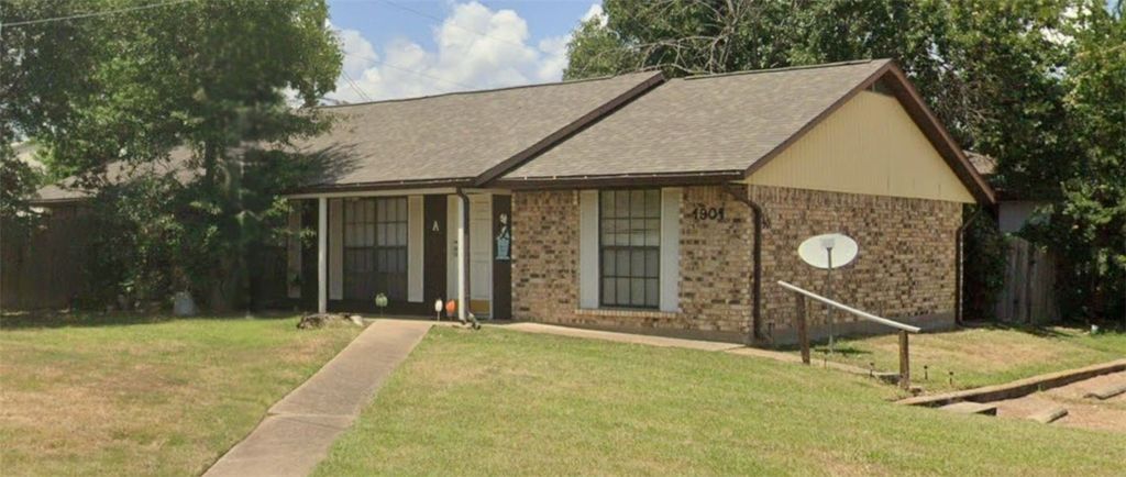 1901 Pine Tree Drive A, Bryan, TX 77802