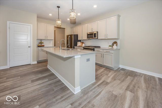 5178 Glendon Court, Mccordsville, IN 46055