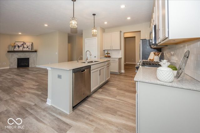 5178 Glendon Court, Mccordsville, IN 46055