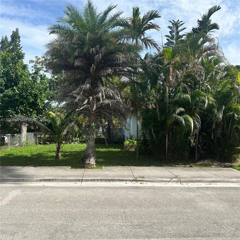 1760 NE 160th St, North Miami Beach, FL 33162