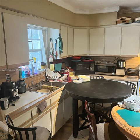 1760 NE 160th St, North Miami Beach, FL 33162