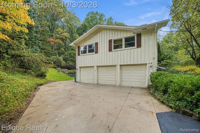 5355 Bullard Road, Fenton, MI 48430