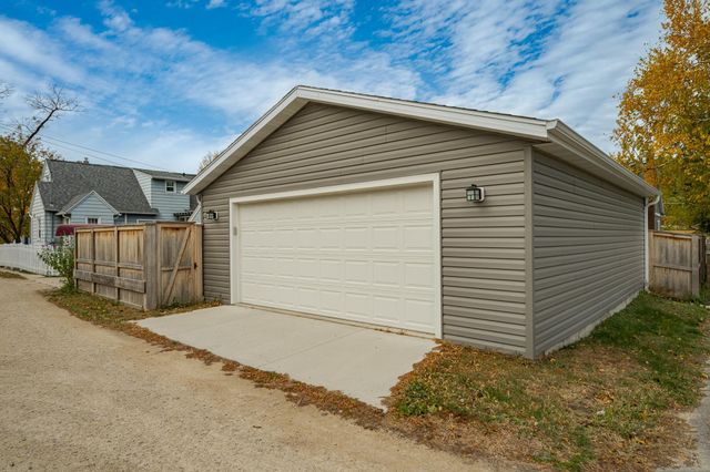 1142 2nd Street NW, Rochester, MN 55901