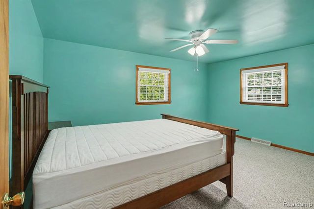 1222 Howe Road, Burton, MI 48509