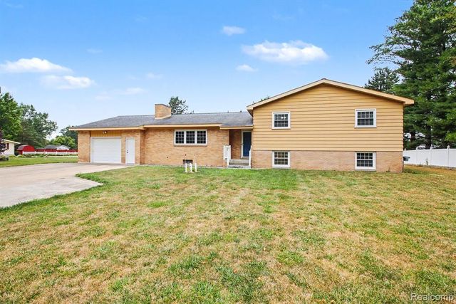 1222 Howe Road, Burton, MI 48509