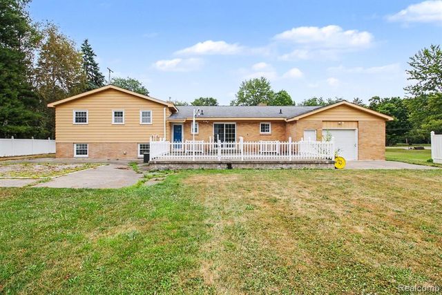 1222 Howe Road, Burton, MI 48509