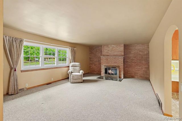1222 Howe Road, Burton, MI 48509