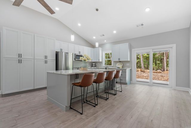 2 Tolosa Way, Hot Springs Village, AR 71909