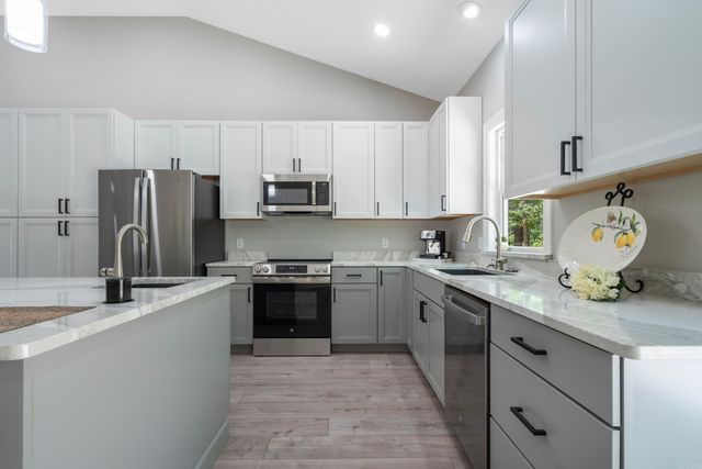 2 Tolosa Way, Hot Springs Village, AR 71909