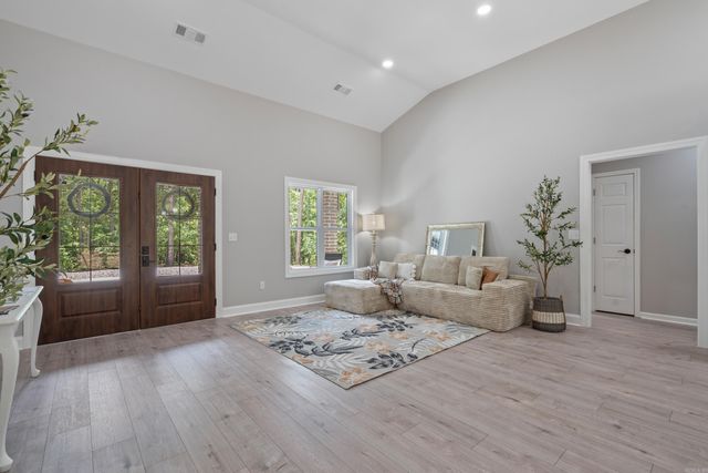 2 Tolosa Way, Hot Springs Village, AR 71909