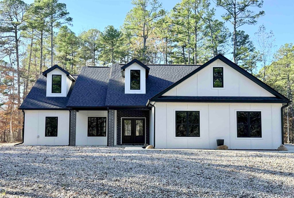 2 Tolosa Way, Hot Springs Village, AR 71909