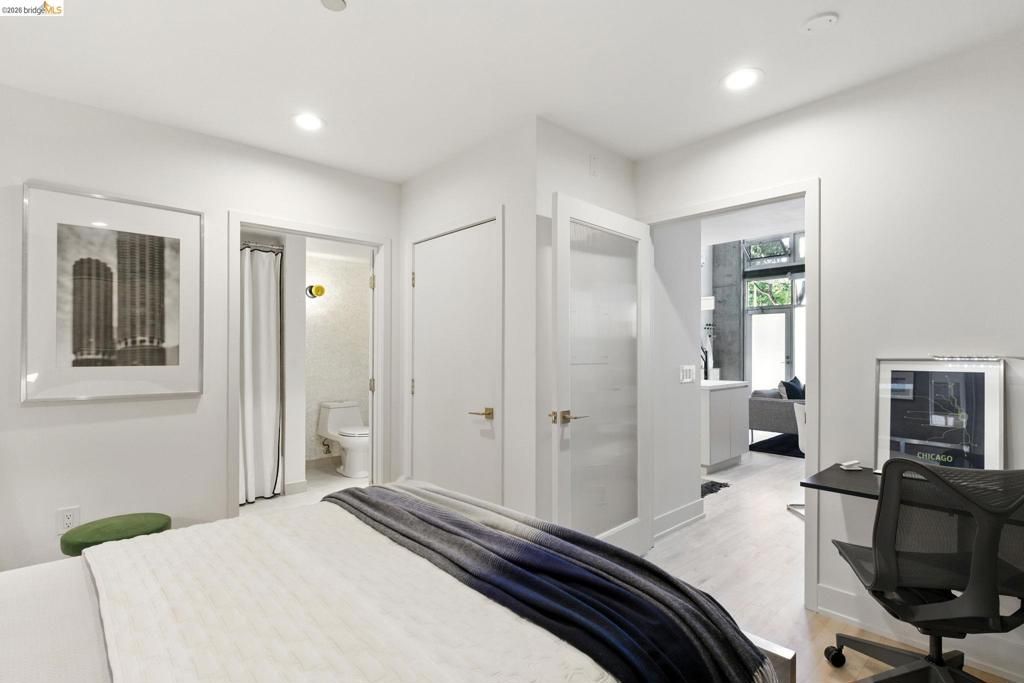 Image 18 of property listing at 311 Oak St 102, Oakland, CA 94607