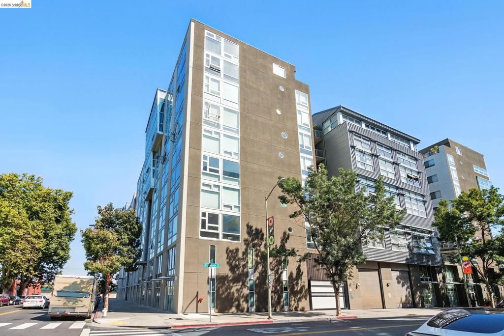 Image 31 of property listing at 311 Oak St 102, Oakland, CA 94607