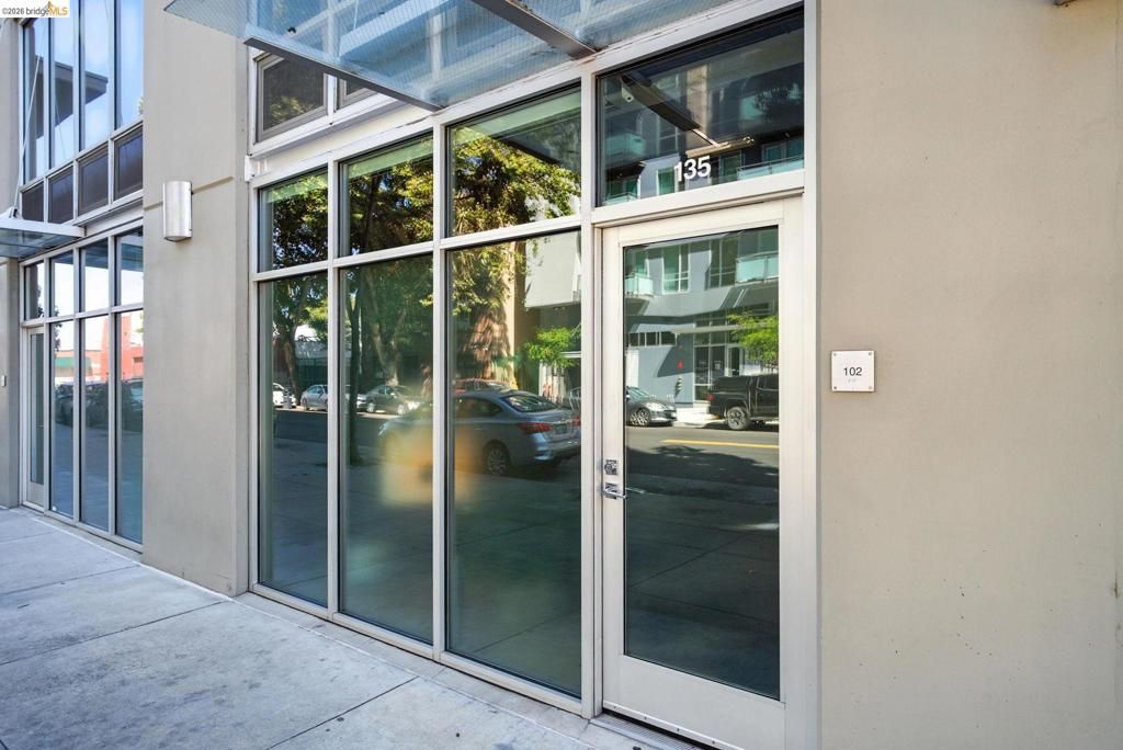 Image 32 of property listing at 311 Oak St 102, Oakland, CA 94607