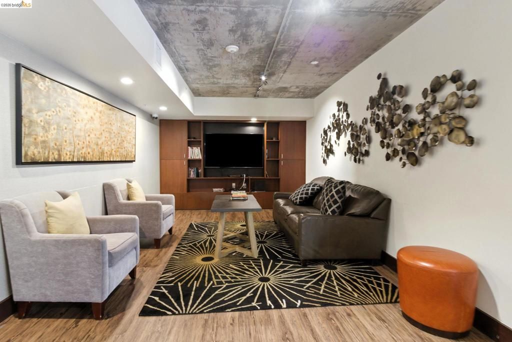 Image 39 of property listing at 311 Oak St 102, Oakland, CA 94607