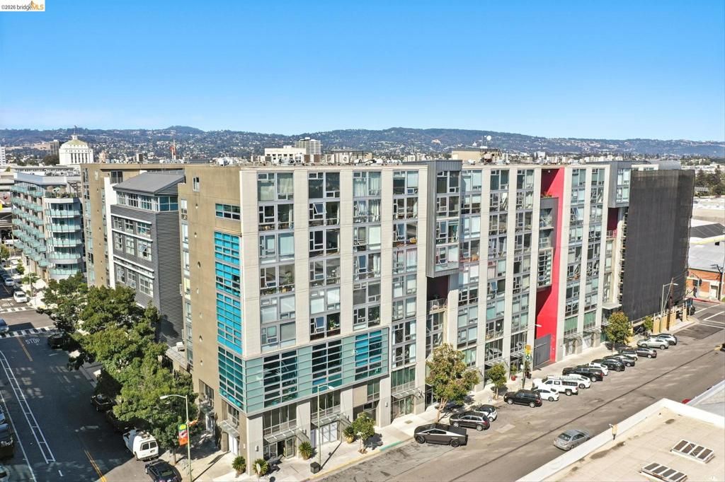 Image 44 of property listing at 311 Oak St 102, Oakland, CA 94607
