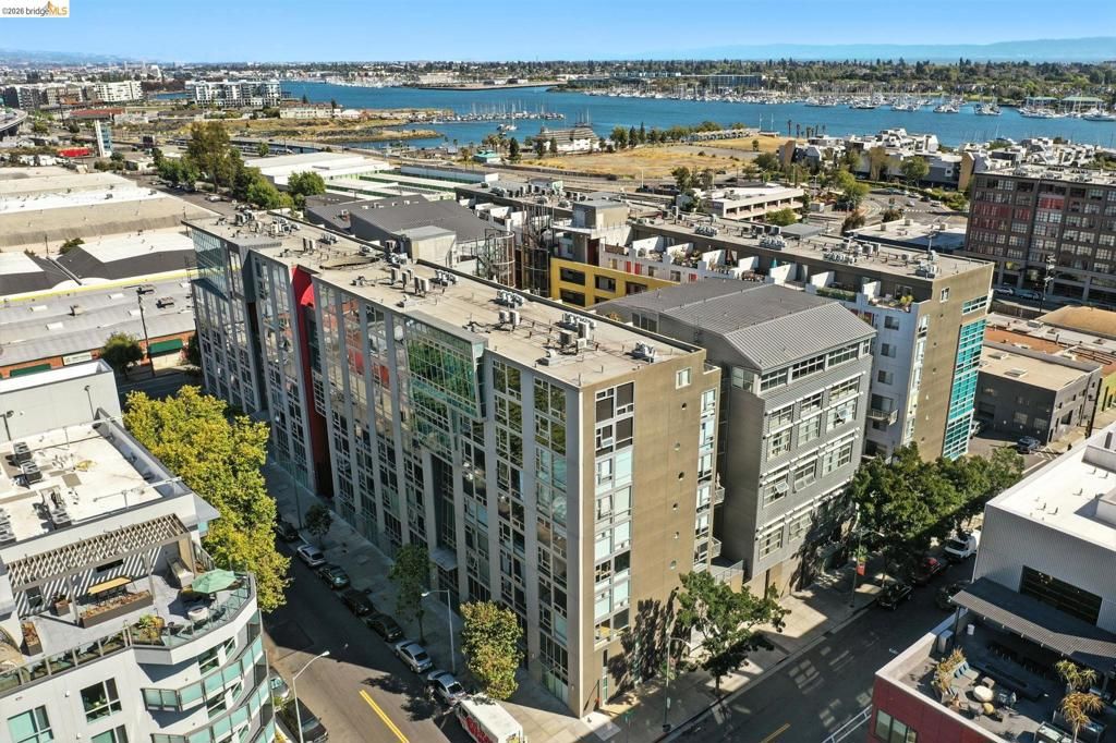 Image 48 of property listing at 311 Oak St 102, Oakland, CA 94607