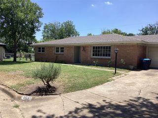 155 Chateau Drive, Fort Worth, TX 76134